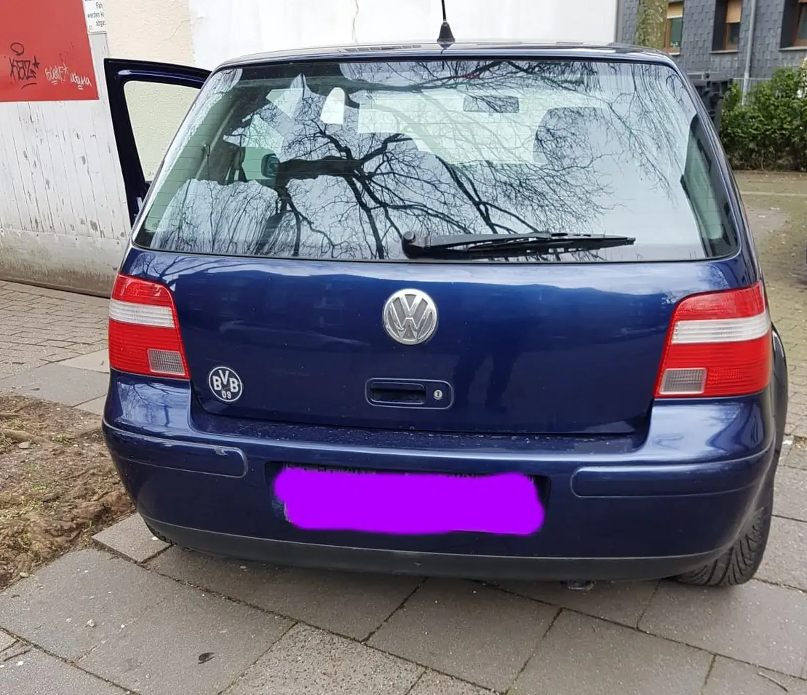 Golf 4  Baujahr 2000-Blau- Heck