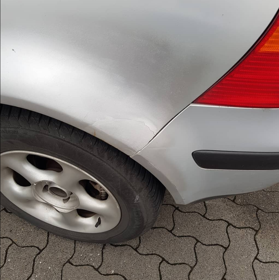 Golf 4  Baujahr 2000-Felge Reifen Seite