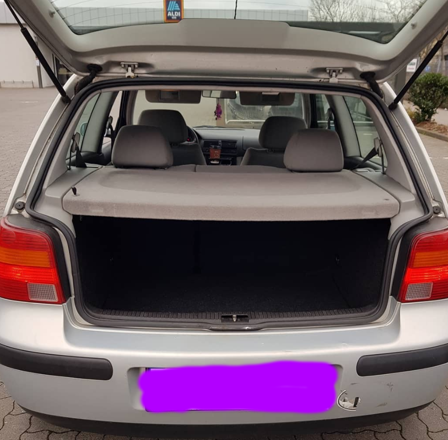 Golf 4  Baujahr 2000-Kofferraum Offen