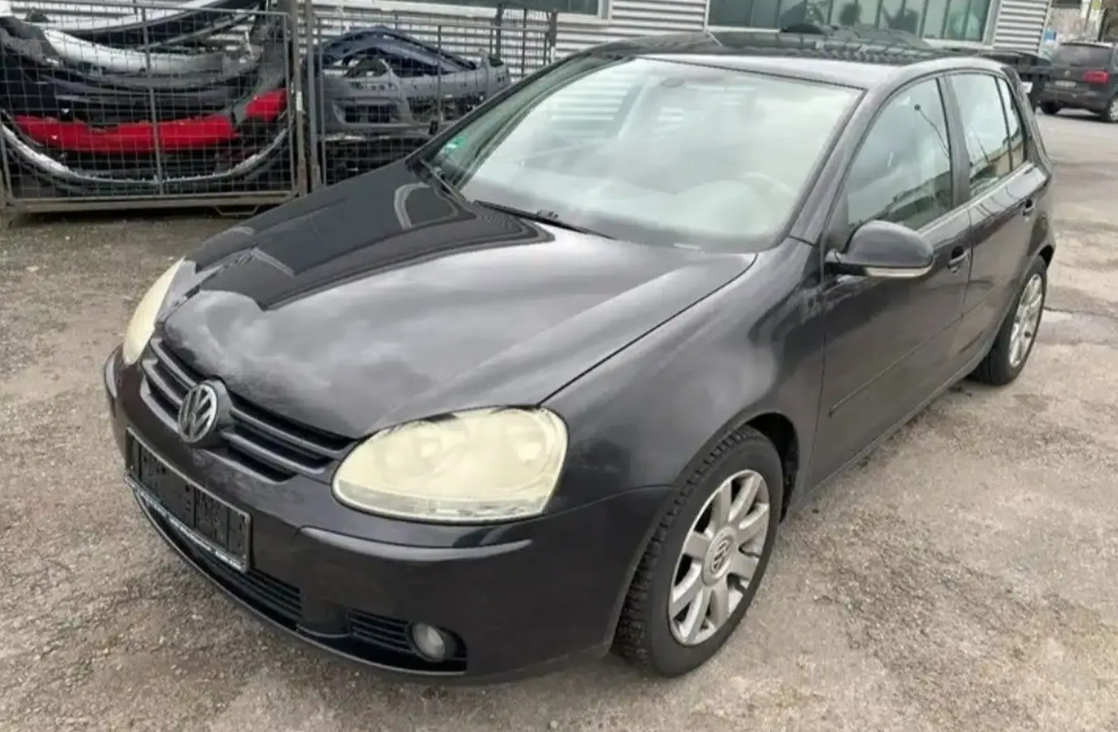 Golf 5 Baujahr 2004 Schwarz 5 Türer- Front-Fahrerseite-Benziner