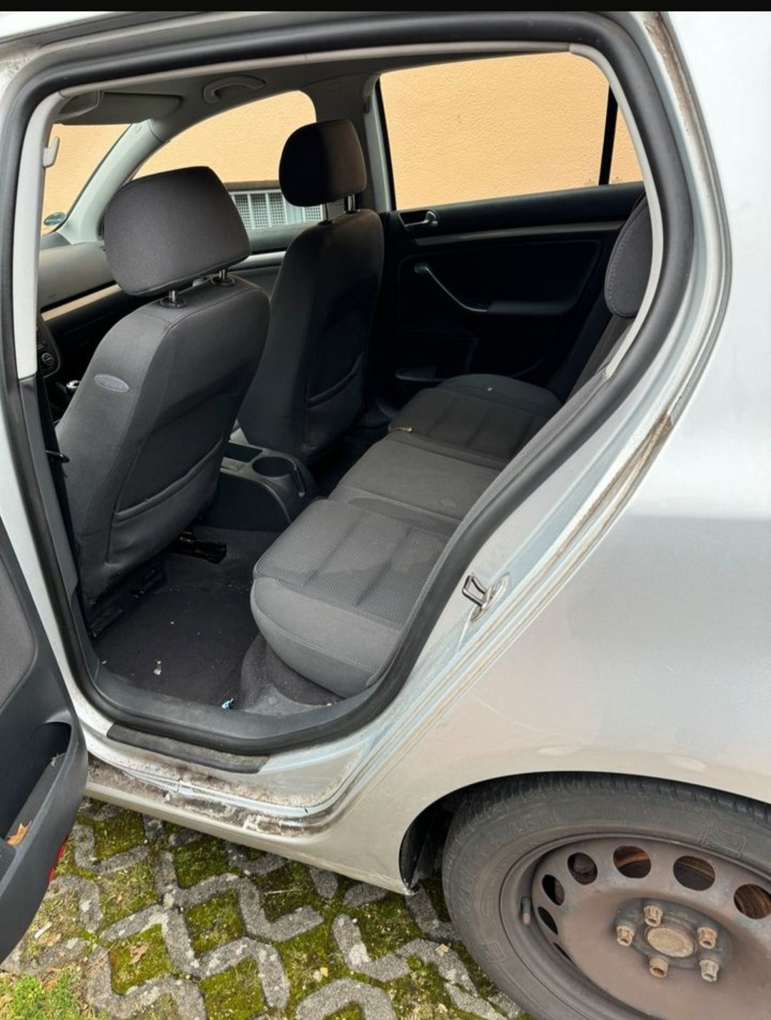 Golf 5 Baujahr 2004-Silber-5 Türer-Fahrerseite Türen Heck offen