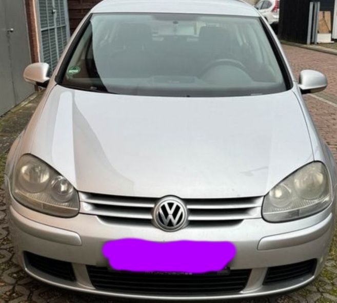 Golf 5 Baujahr 2004-Silber-5 Türer-Front