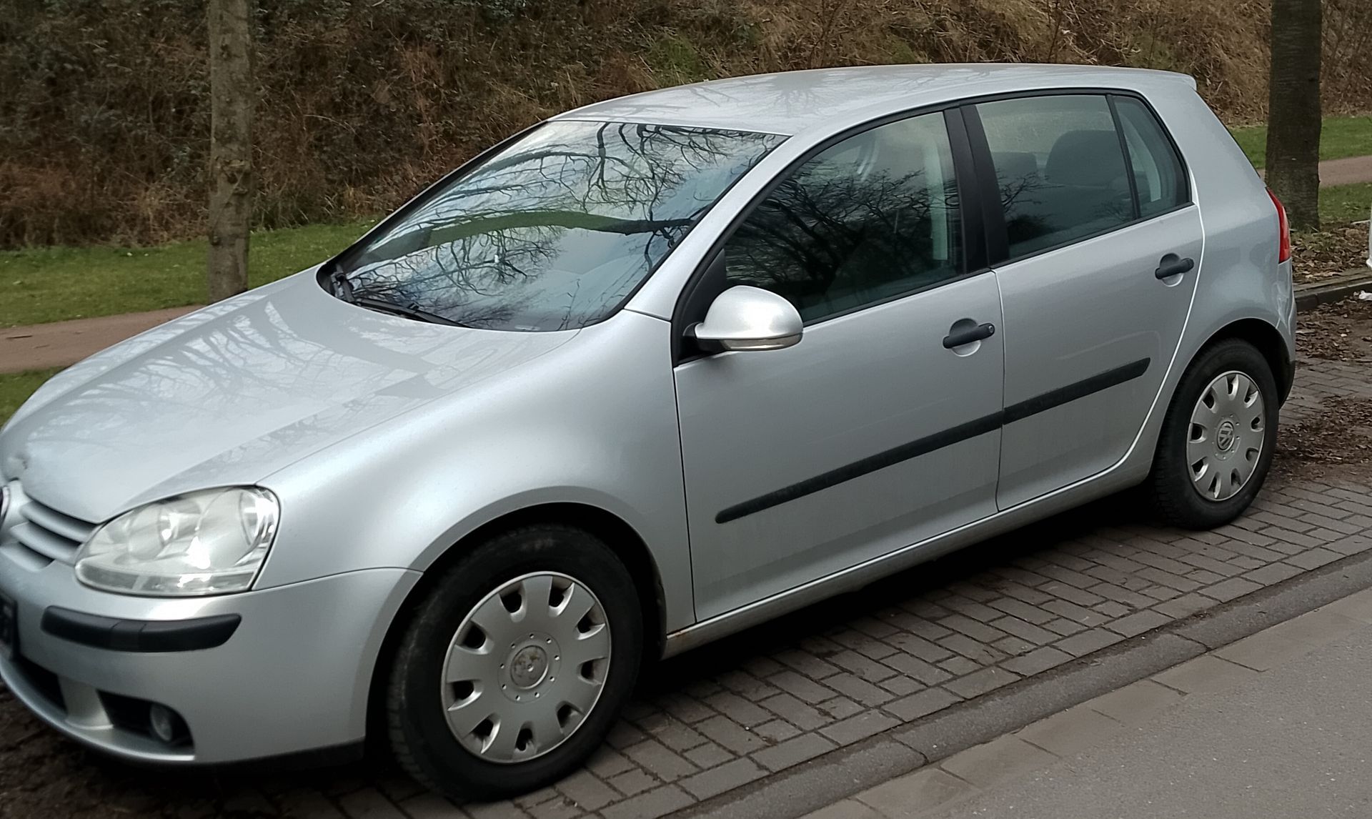 Golf 5 Limousine Baujahr 2004-Fahrerseite Türen-Räder
