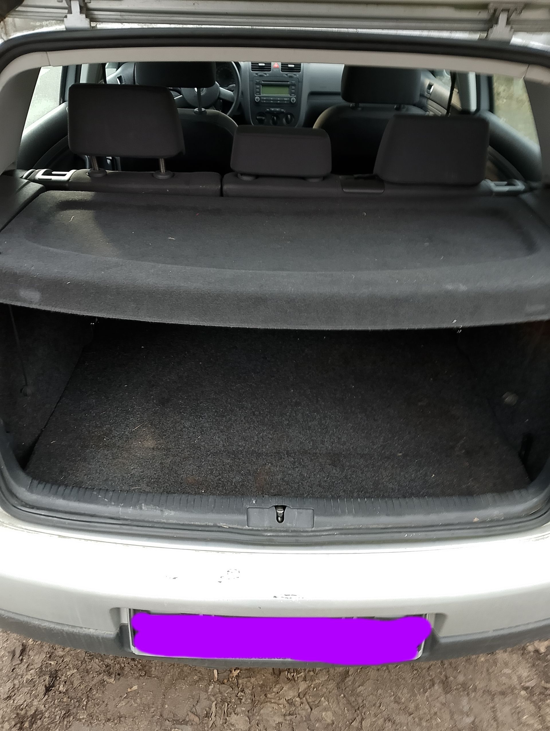 Golf 5 Limousine Baujahr 2004-Kofferraum Offen-Ablage