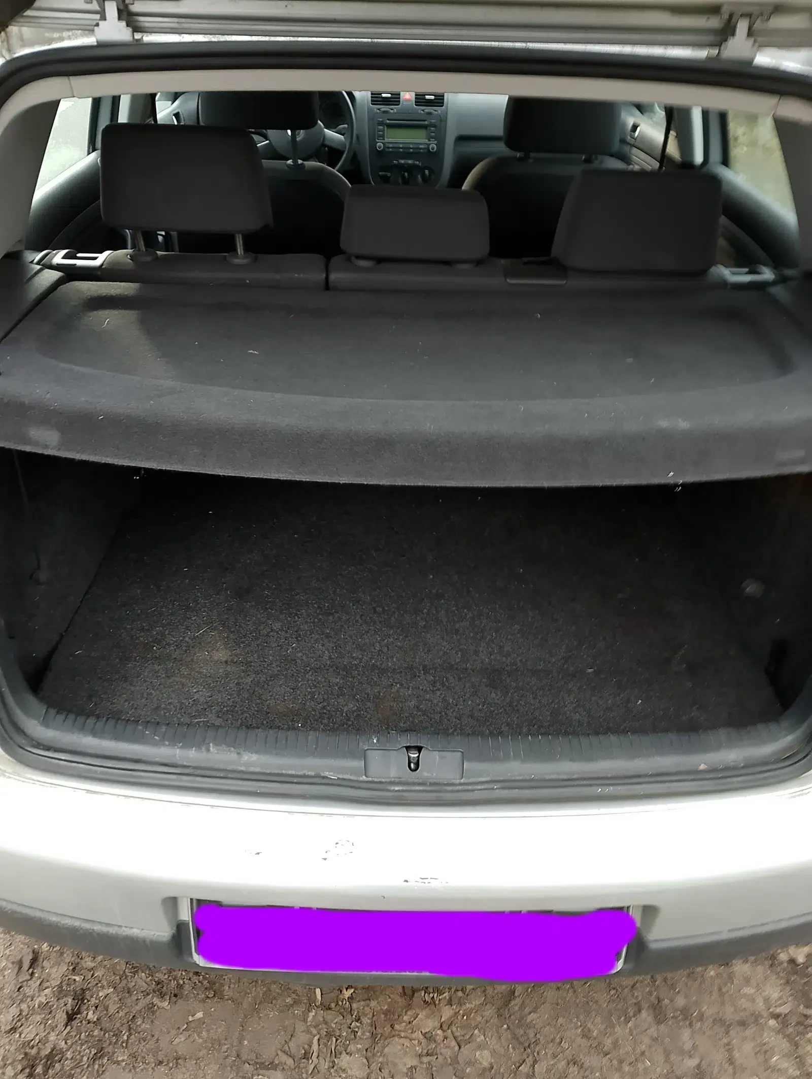 Golf 5 Limousine Baujahr 2004-Kofferraum Offen-Ablage