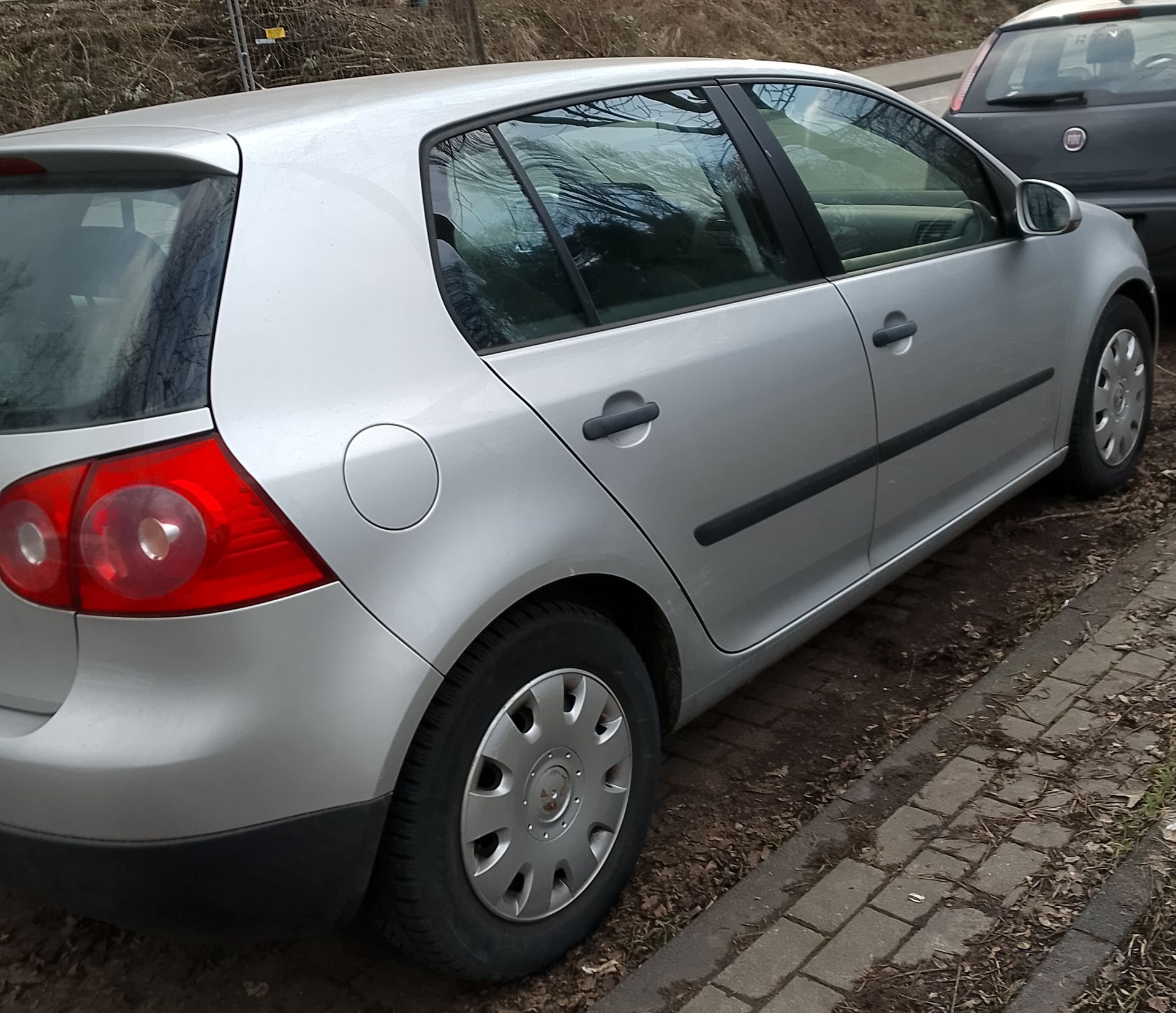 Golf 5 Limousine Baujahr 2004-eifahrerseite-Räder