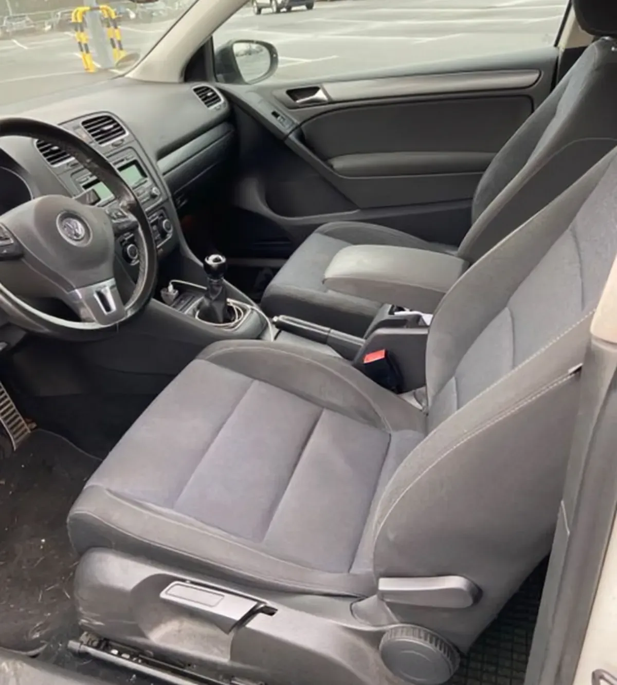 VW Golf6 Türer  Baujahr 2011 Weiß Innenausstattung Sitze