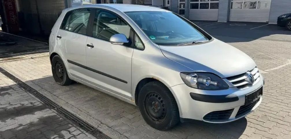 Golf Plus Baujahr 2007-Silber-Beifahrerseite