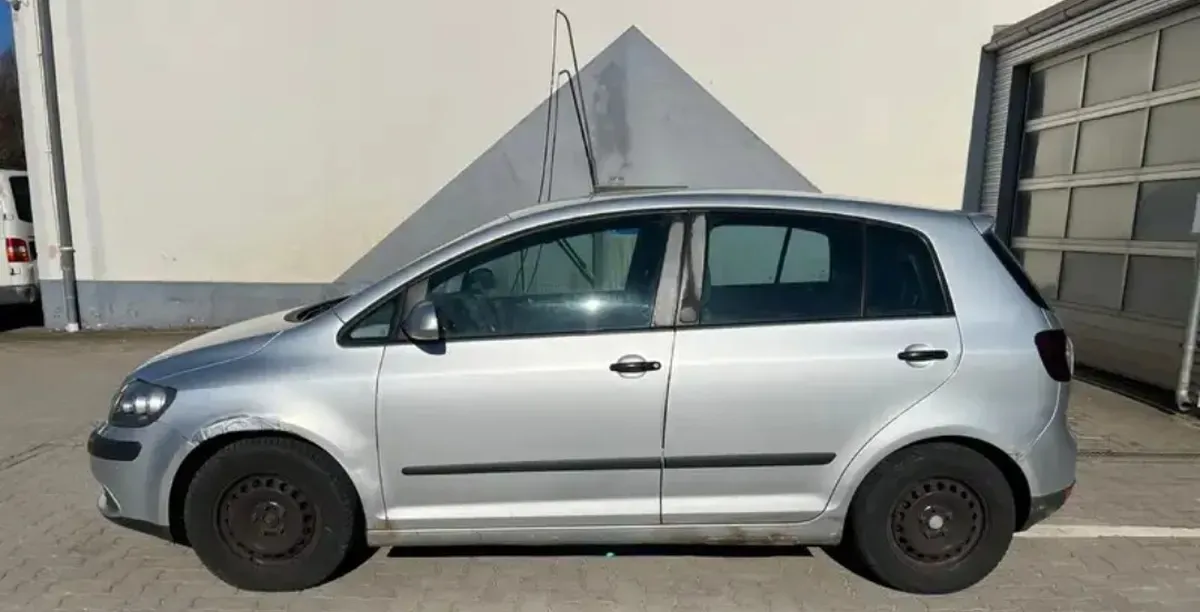 VW Golf Plus Silber Baujahr 2007  Fahrerseite 5 Türer