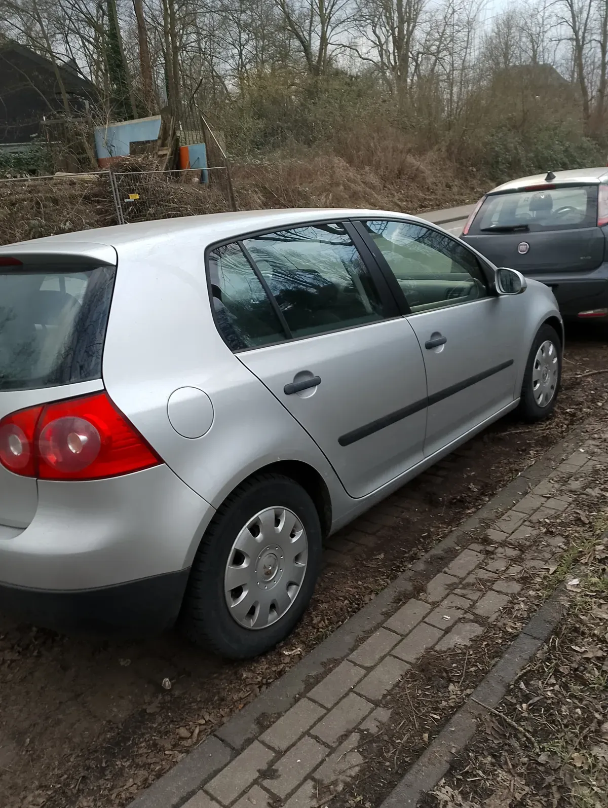VW Golf5 Silber Baujahr 2004 5 Türer Beifahrerseite 