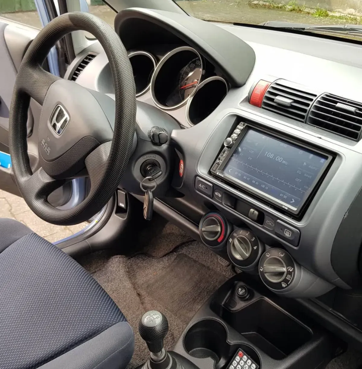 Honda Jazz-Baujahr 2003-Innenraum Instrumente Radio