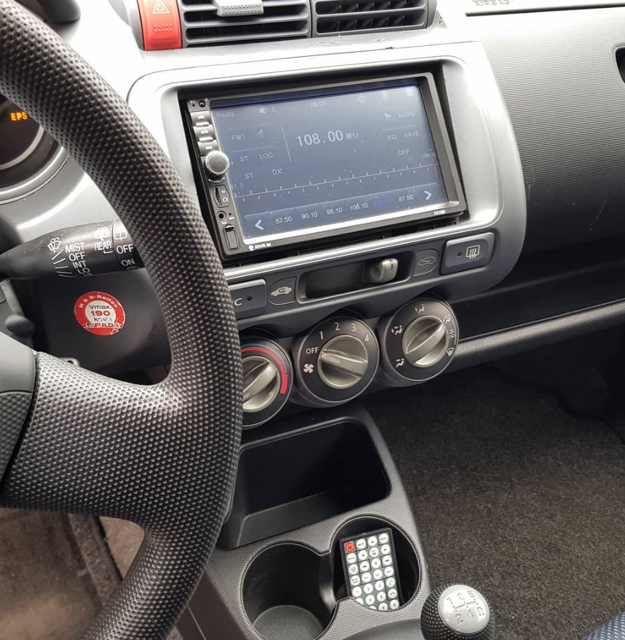 Honda Jazz-Baujahr 2003-Van-Radio-Navi-Schalthebel