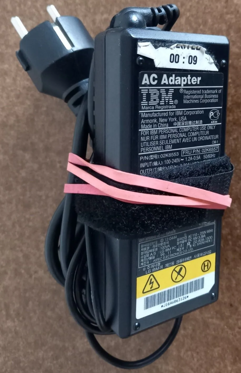 IBM-Notebook-Stromkabel-Rückseite-Modell