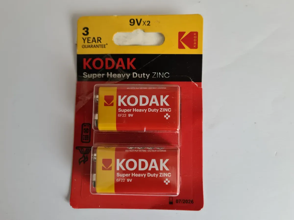 Nicht gebrauchte 2 x 9V Batterien Typ: 6F22 / 9V. 2x in Rot/Gelb