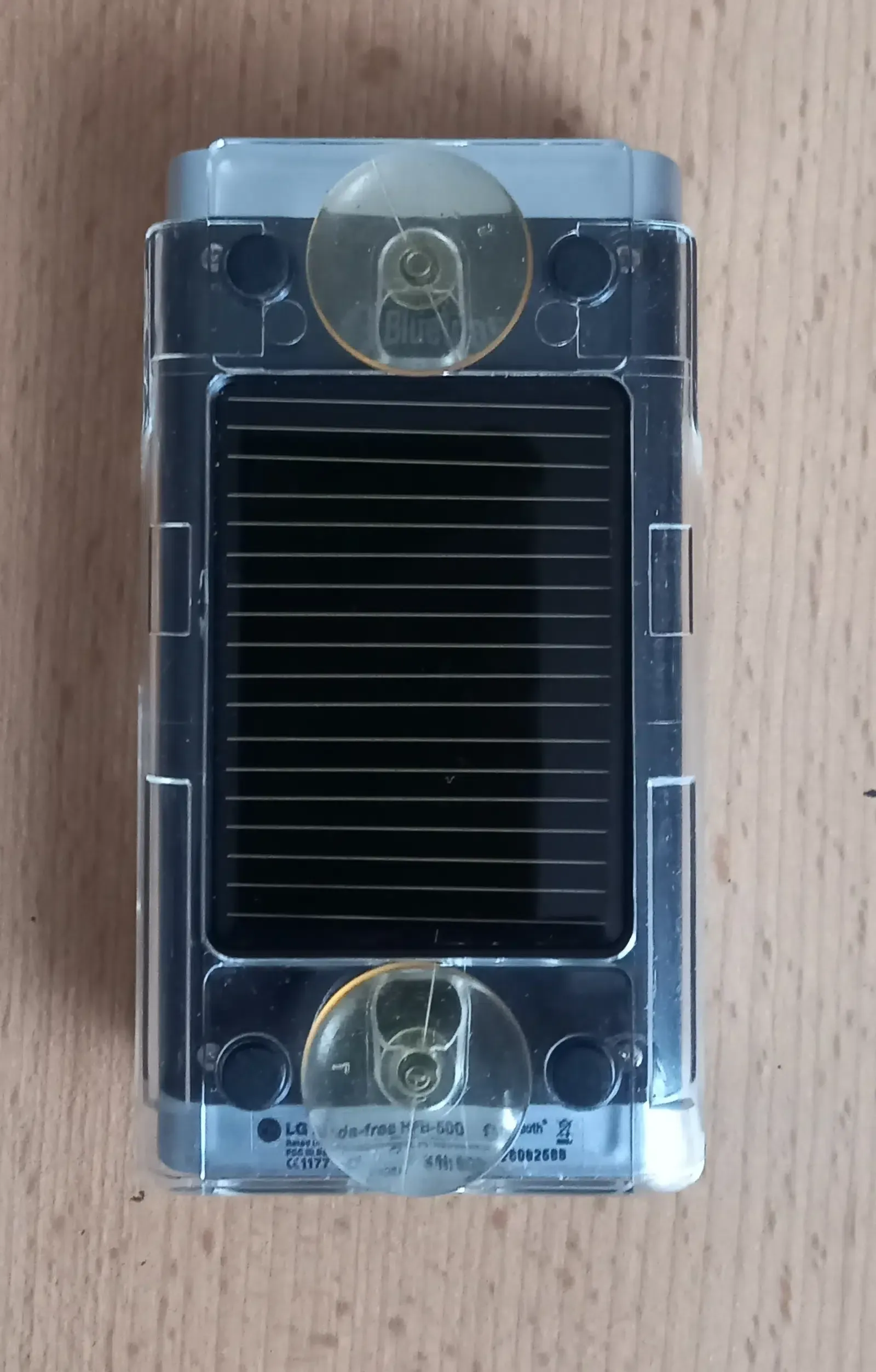 LG HFB-500 Bluetooth-Freisprecheinrichtung fürs Auto-Vorderseite-mit Halterung