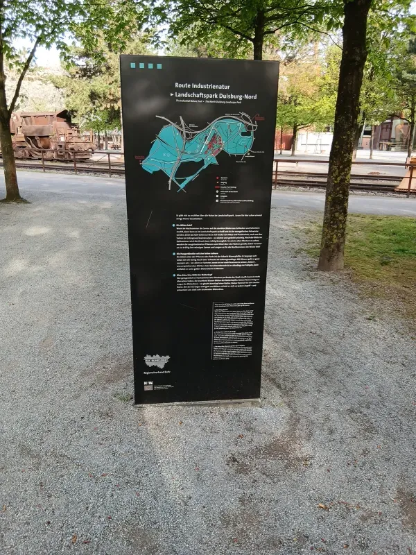 Infotafel mit Übersicht im Landschaftspark