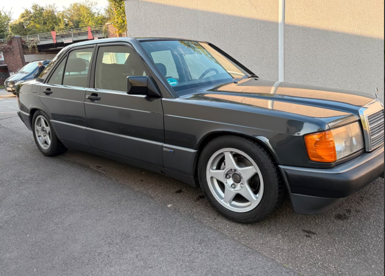 Mercedes Benz 190-Baujahr 1992-Schwarz-Beifahreerseite-Felgen