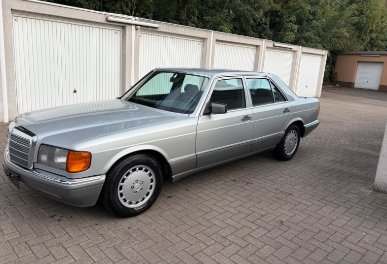Mercedes Benz 300 SE W126-Baujahr 1990-Fahrerseite Räder