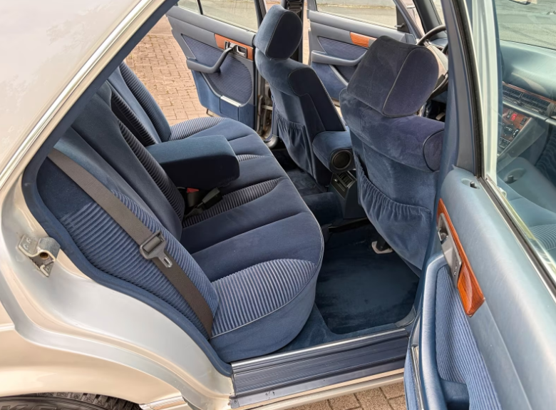 Mercedes Benz 300 SE W126-Baujahr 1990-Heck Sitze Stoff