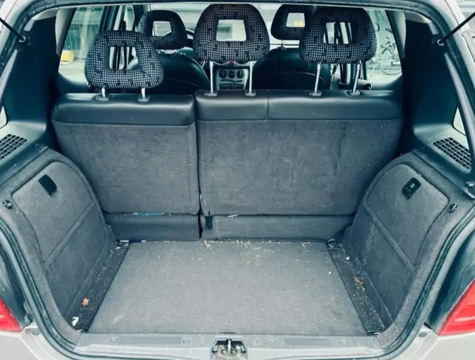 Mercedes Benz A Klasse 160-Baujahr 1999-Kofferraum Offen