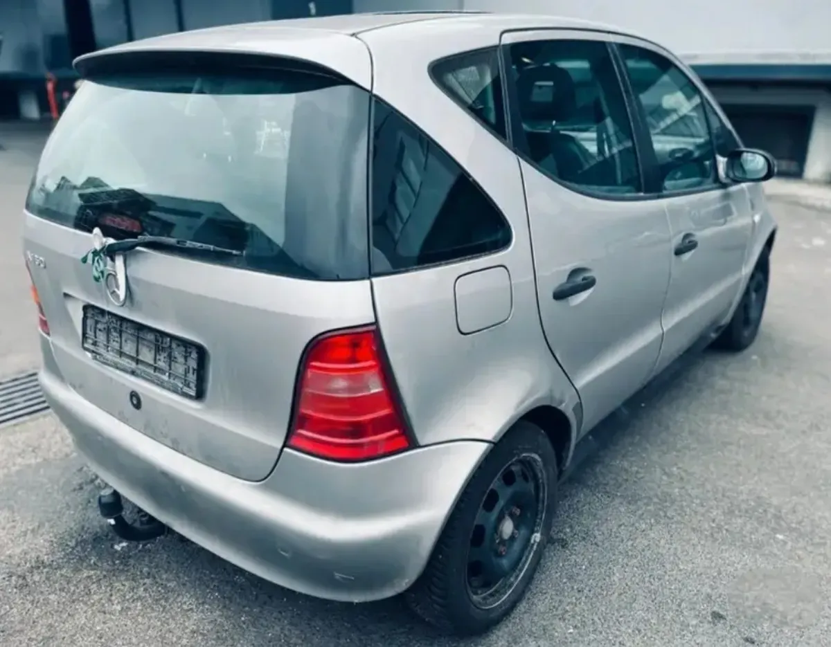 Mercedes Benz A160 Silber Baujahr 1999 - Heck - Beifahrerseite
