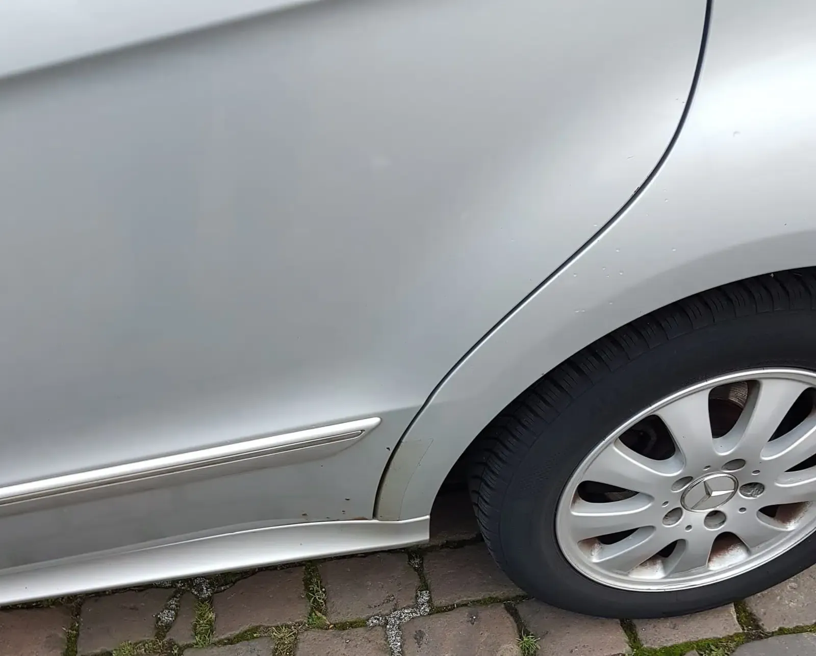 Mercedes Benz A Klasse 180 CDI-Baujahr 2003-Silber-Beifahrerseite Rad