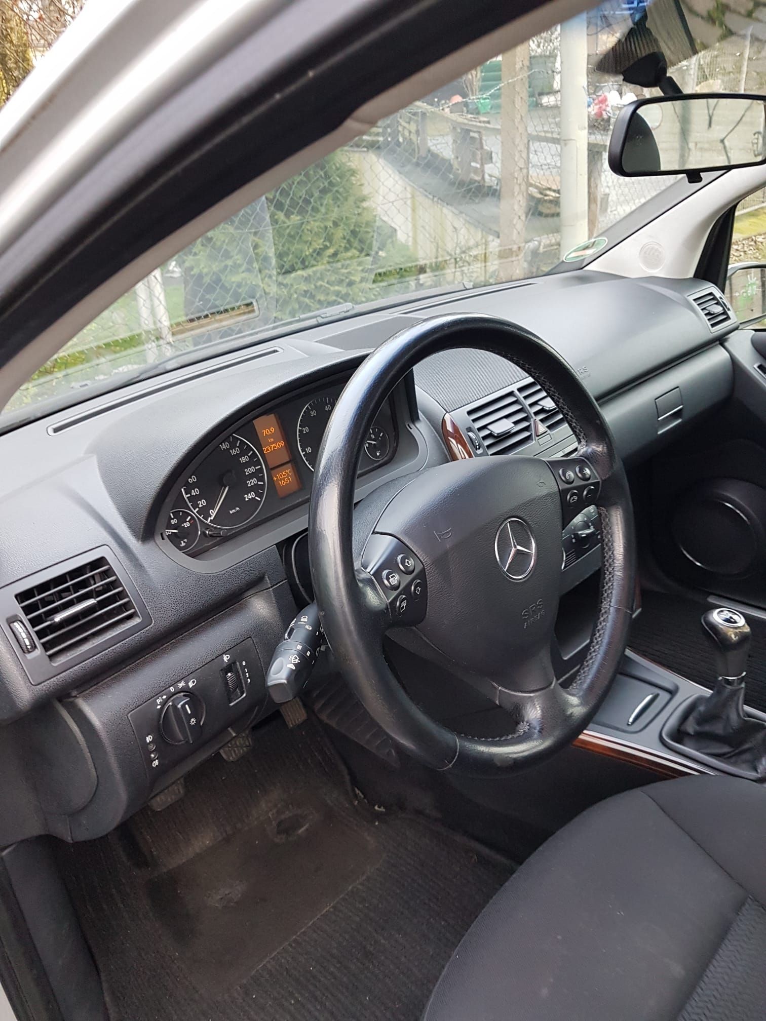 Mercedes Benz A Klasse 180 CDI-Baujahr 2003-Silber-Innenraum-Lenker-Sitz