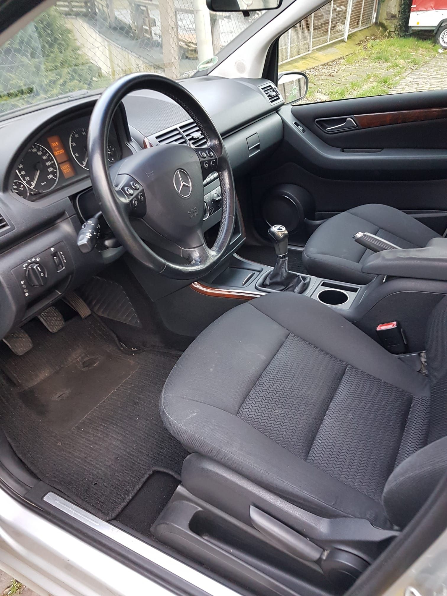 Mercedes Benz A Klasse 180 CDI-Baujahr 2003-Silber-Innenraum-Lenker-Sitze