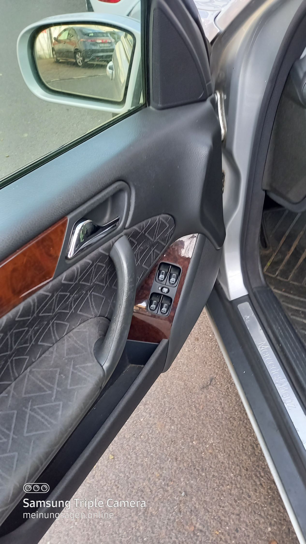 Mercedes Benz C 180 Kombi-Baujahr 2004-Fahrertür-Knöpfe Fenterheber