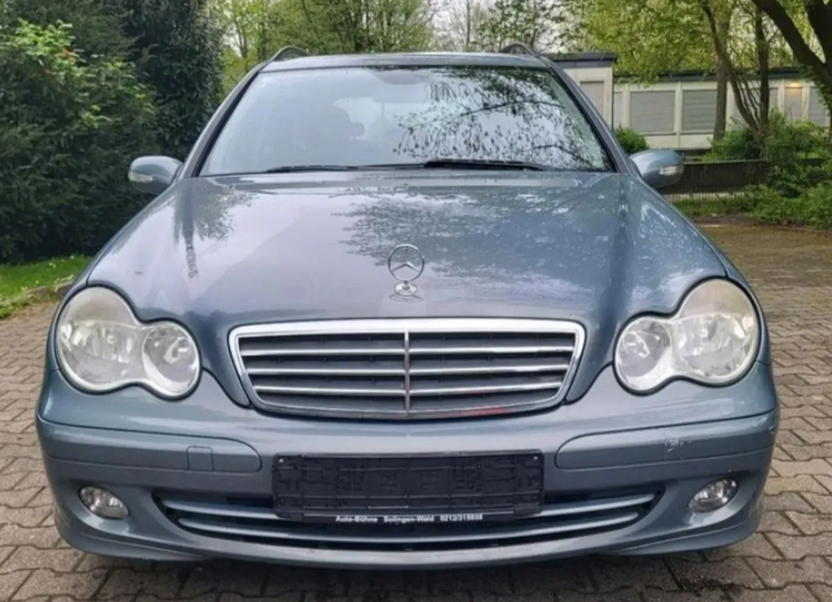 Mercedes C240 T-Modell - Blau – Baujahr 2004 Front 