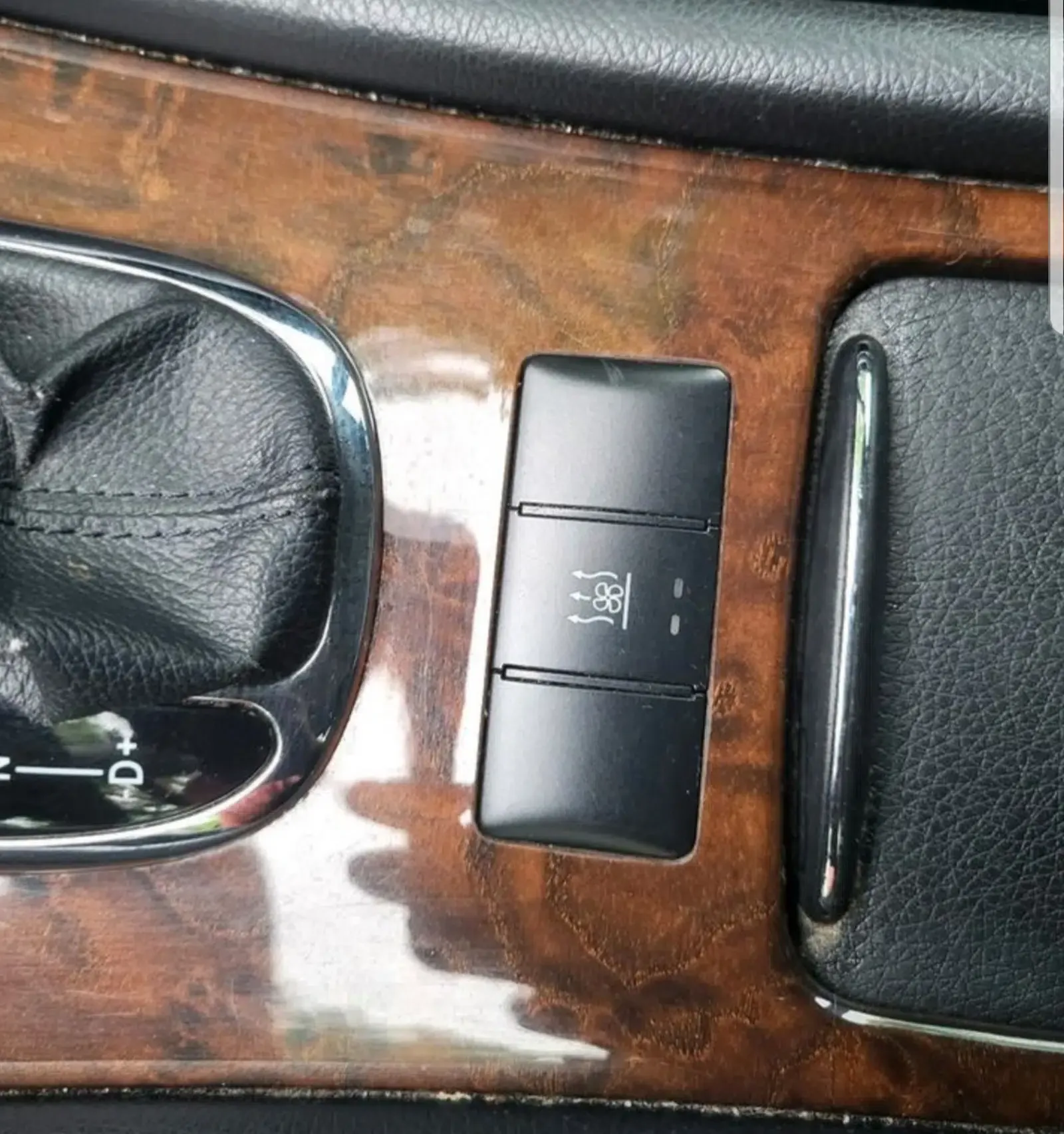 Mercedes Benz C240 Kombi-Baujahr 2004-Knöpfe-Schaltung