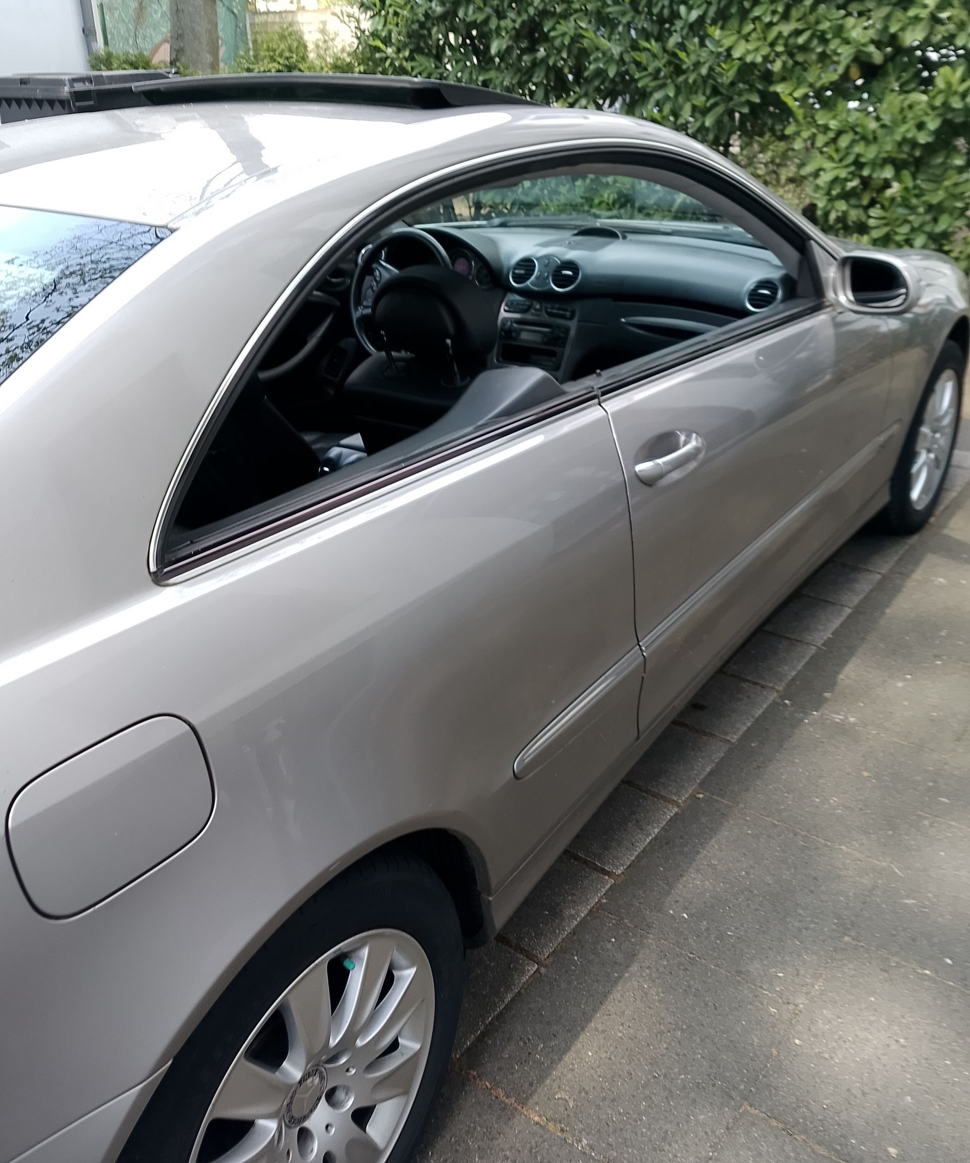 Mercedes Benz CLK 200 Kompressor-Baujahr 2003-Silbergrau-Beifahrerseite