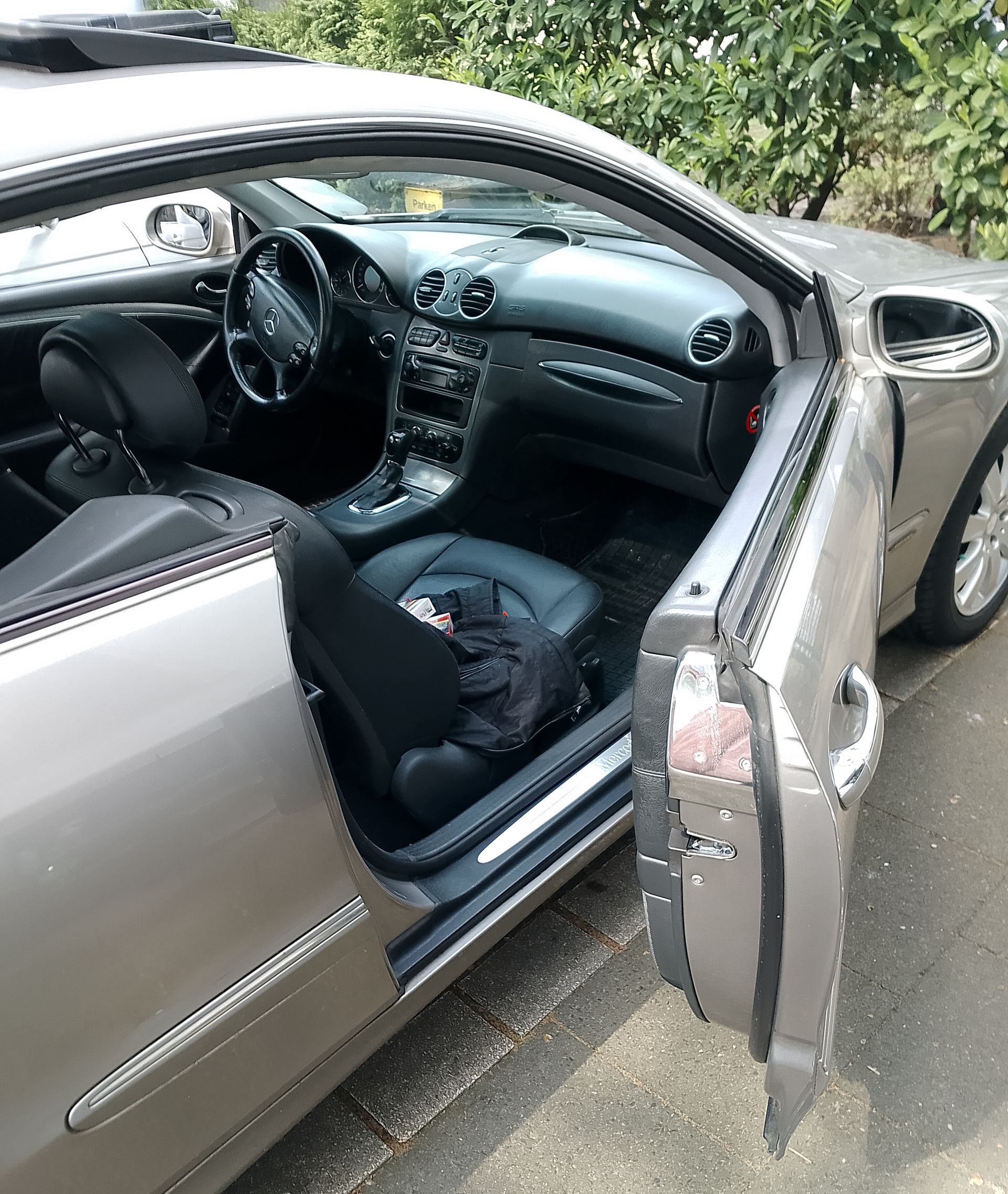 Mercedes Benz CLK 200 Kompressor-Baujahr 2003-Silbergrau-Fahrerseite Tür