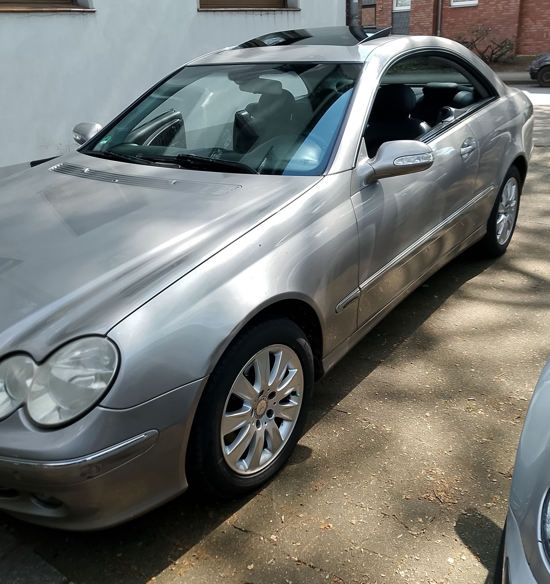 Mercedes Benz CLK 200 Kompressor-Baujahr 2003-Silbergrau-Fahrerseite