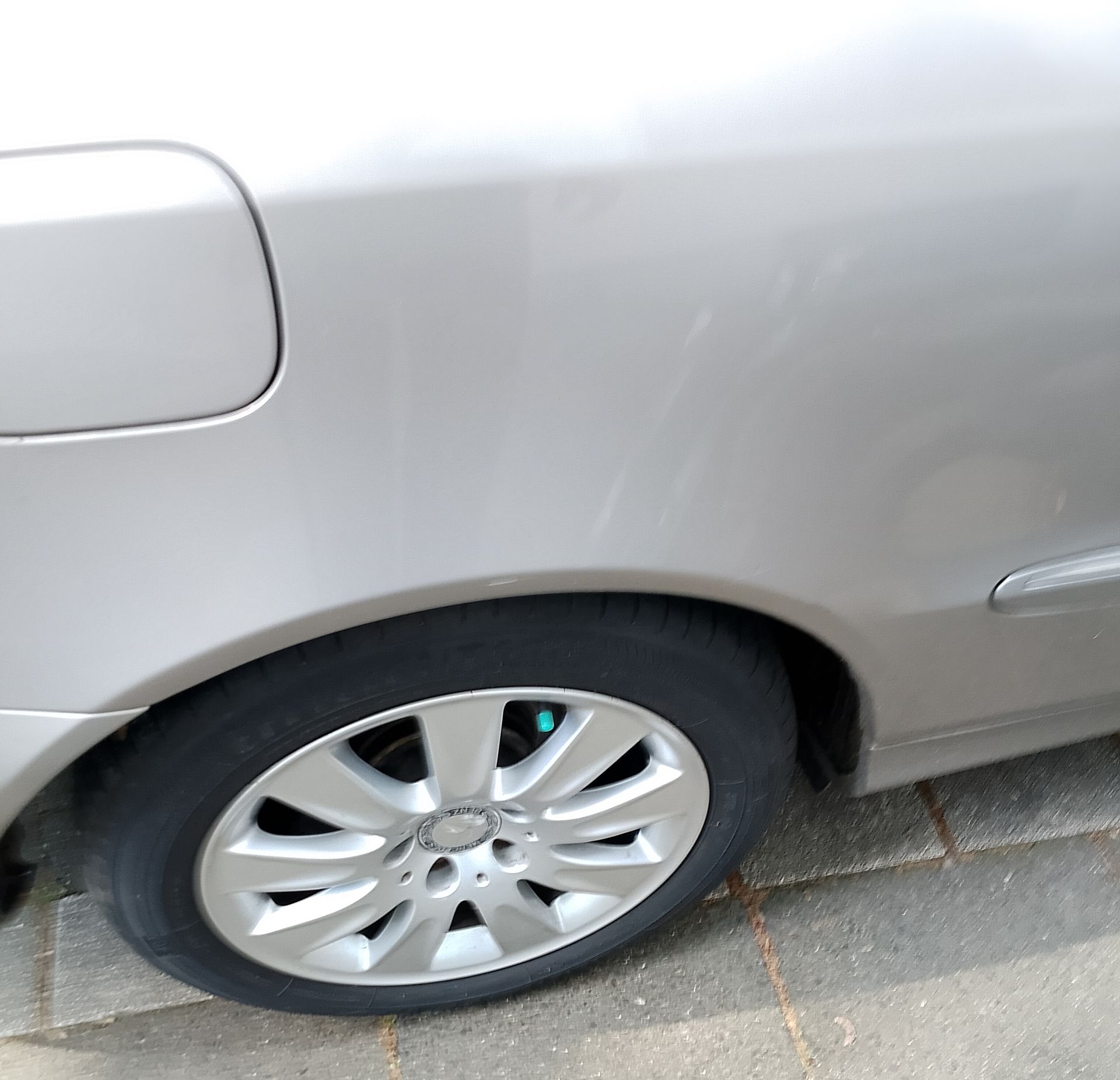 Mercedes Benz CLK 200 Kompressor-Baujahr 2003-Silbergrau-Felge-Reifen