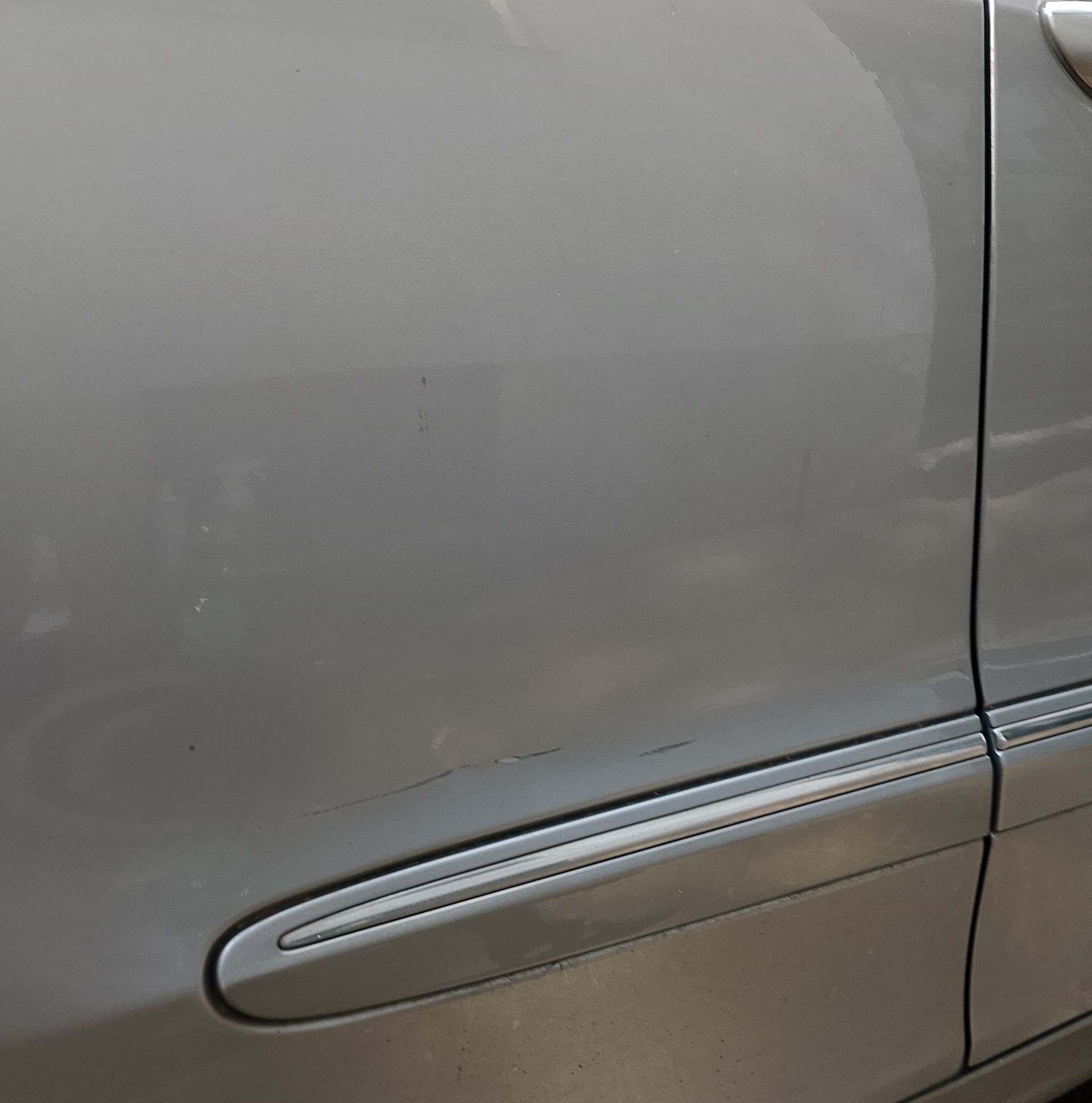 Mercedes Benz CLK 200 Kompressor-Baujahr 2003-Silbergrau-Kratzer Seite