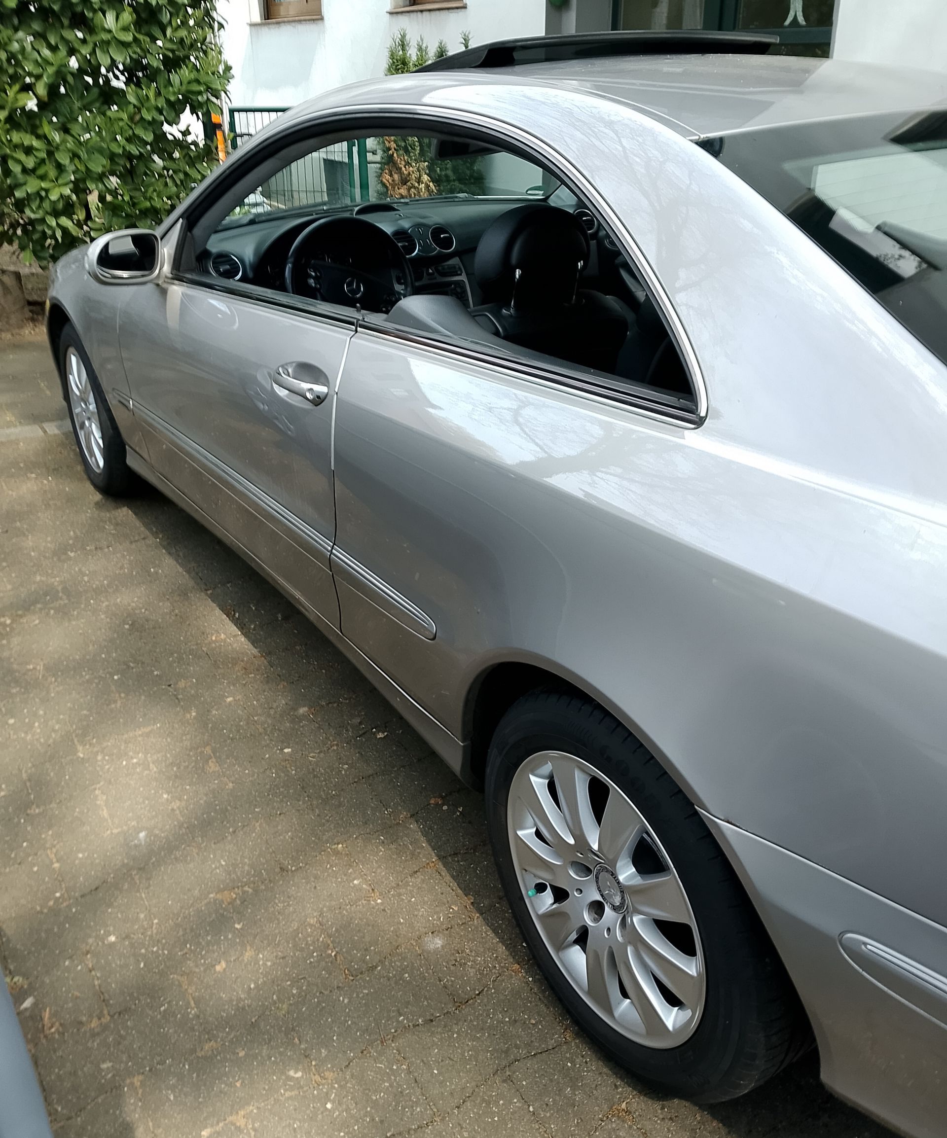 Mercedes Benz CLK 200 Kompressor-Baujahr 2003-Silbergrau-Tür Fahrerseite