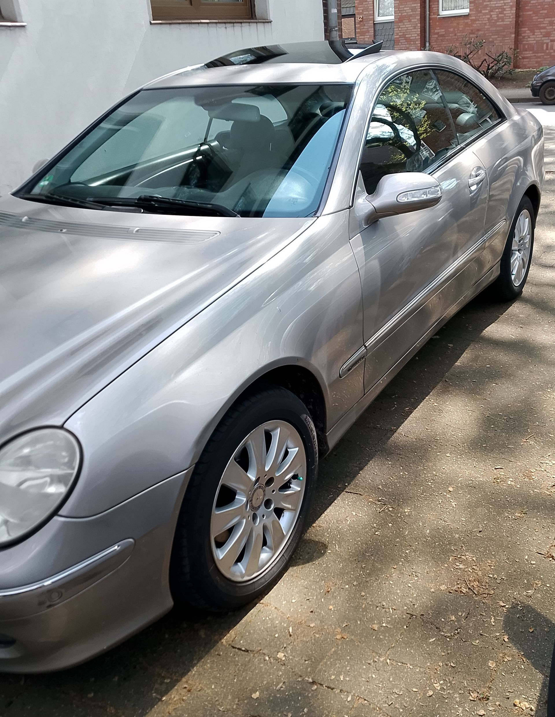 Mercedes Benz CLK 200 Kompressor-Baujahr 2003-Silbergrau-fahrerseite-Felge