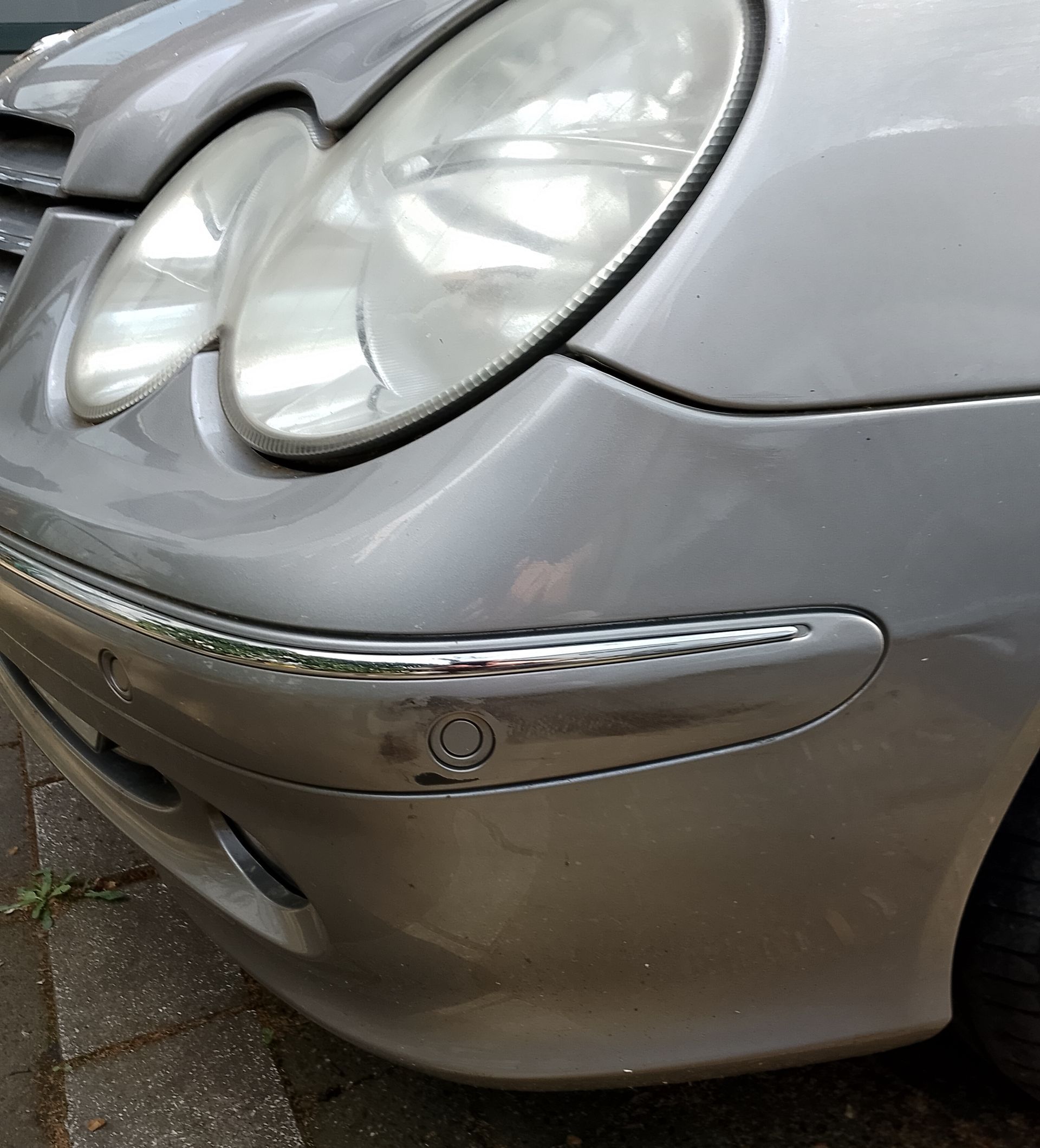 Mercedes Benz CLK 200 Kompressor-Baujahr 2003-Silbergrau-ratzer Stoßstange-Front