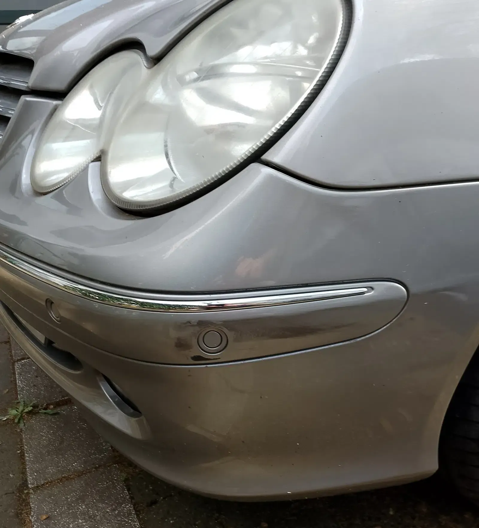 Mercedes Benz CLK 200 Kompressor-Baujahr 2003-Silbergrau-ratzer Stoßstange-Front