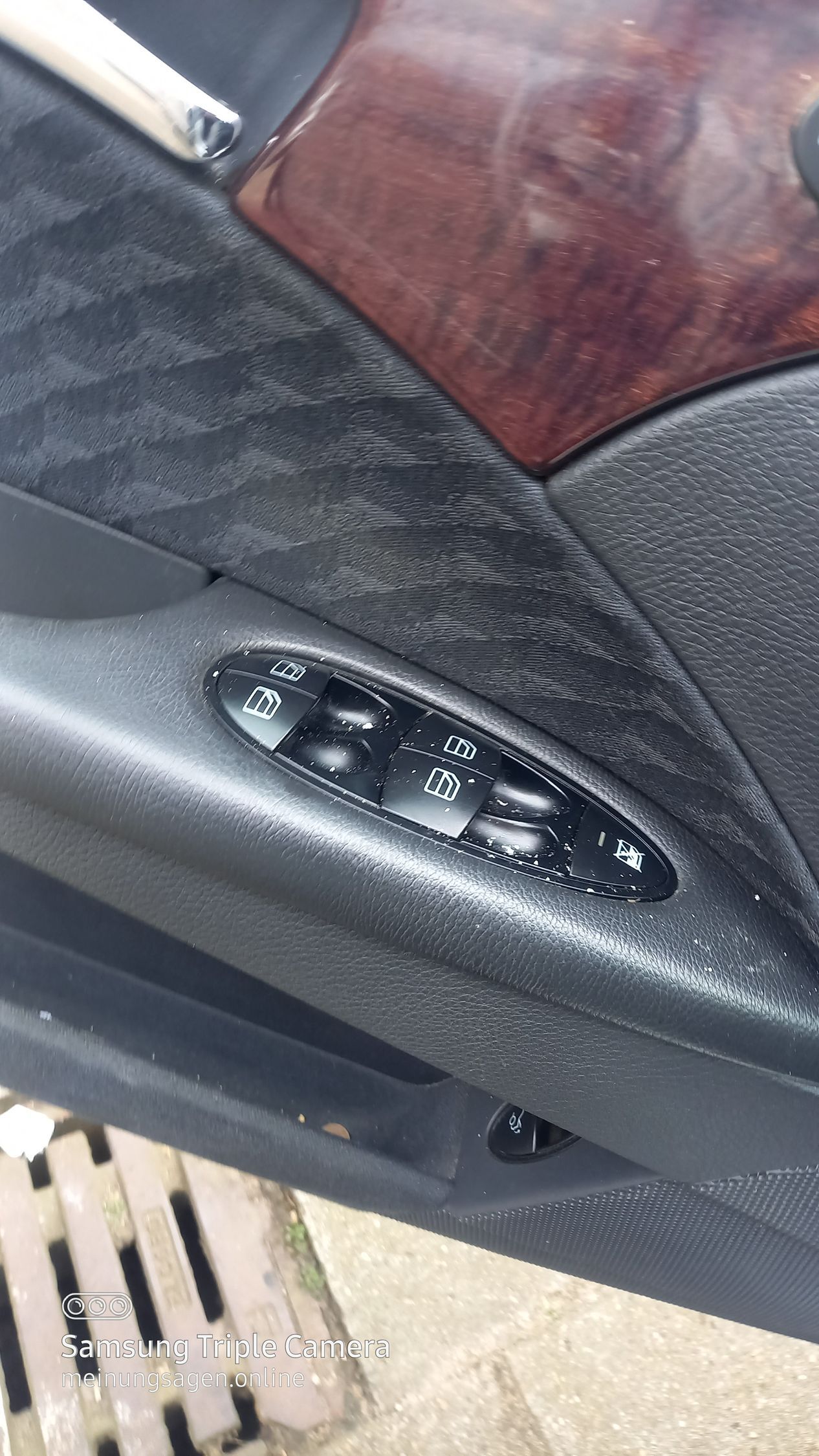 Mercedes Benz E200 CDI-Baujahr 2004 -Knöpfe Fenterheber-Tür Fahrerseite