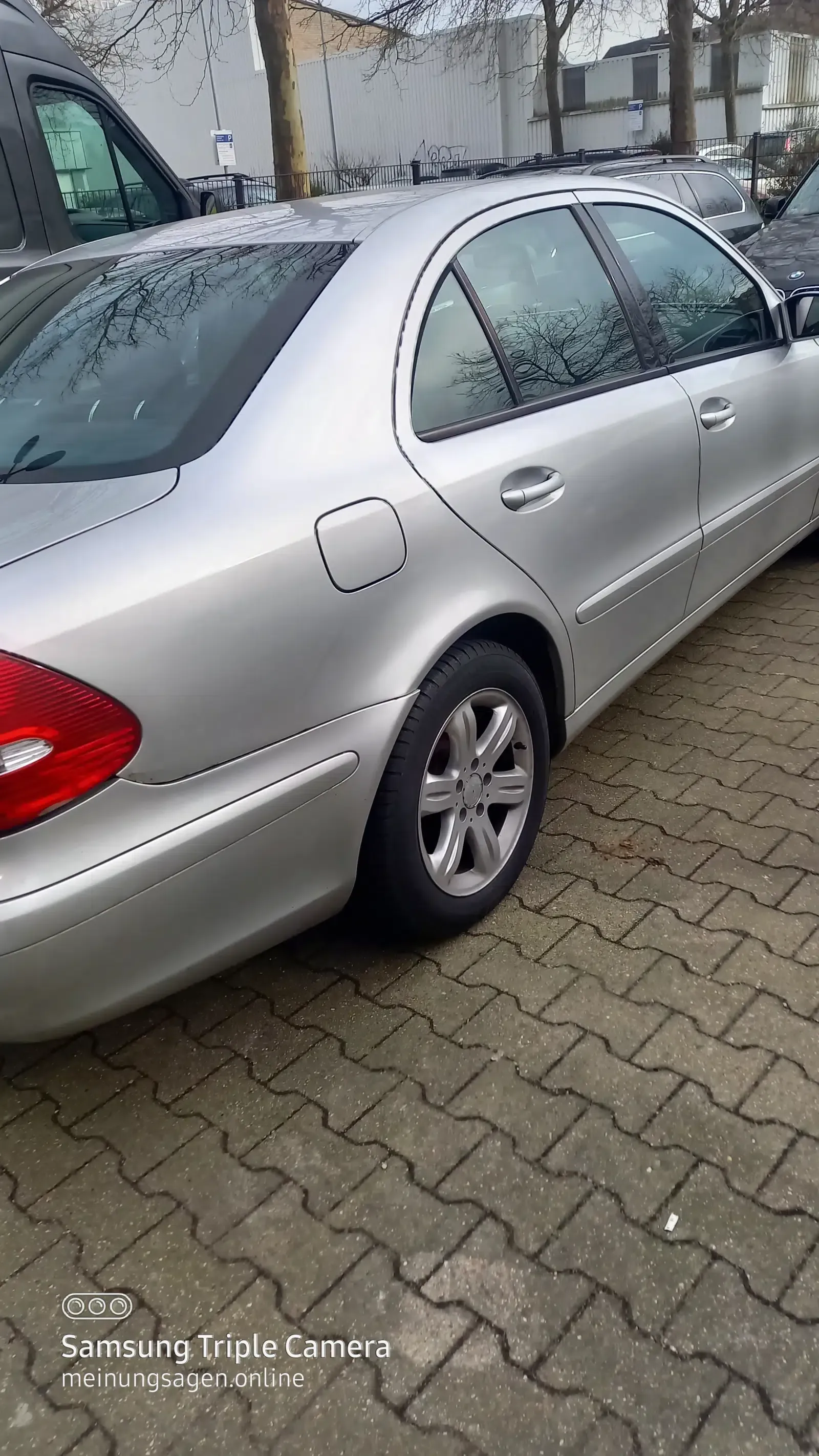 Mercedes Benz E200 CDI-Baujahr 2004 -Silber-Beifahrerseite