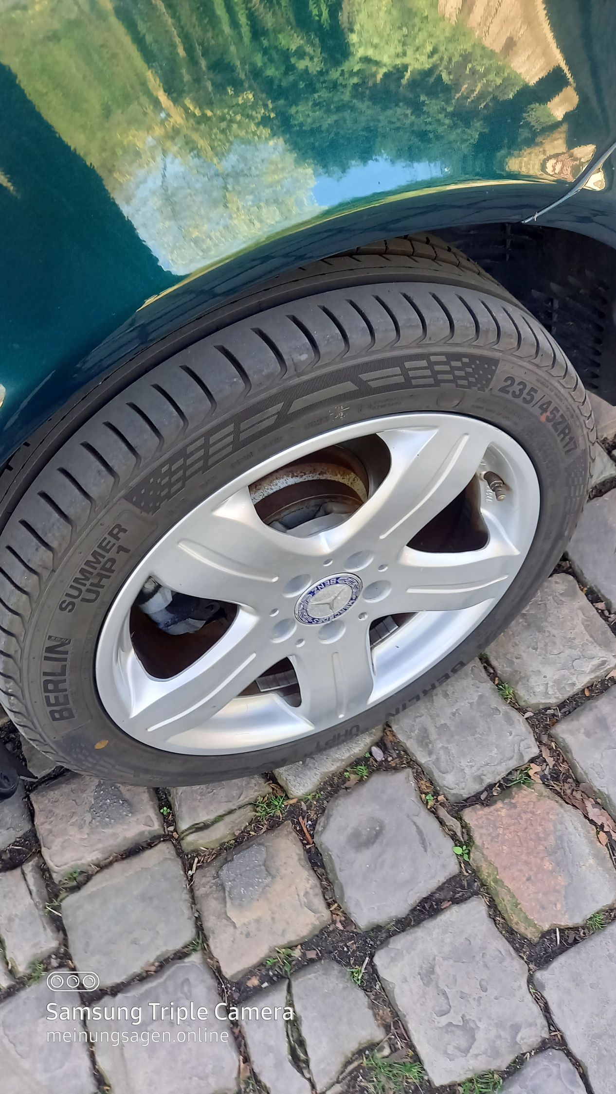 Mercedes Benz E200 Kompressor-Baujahr 2004-Grün-Reifen-Felge