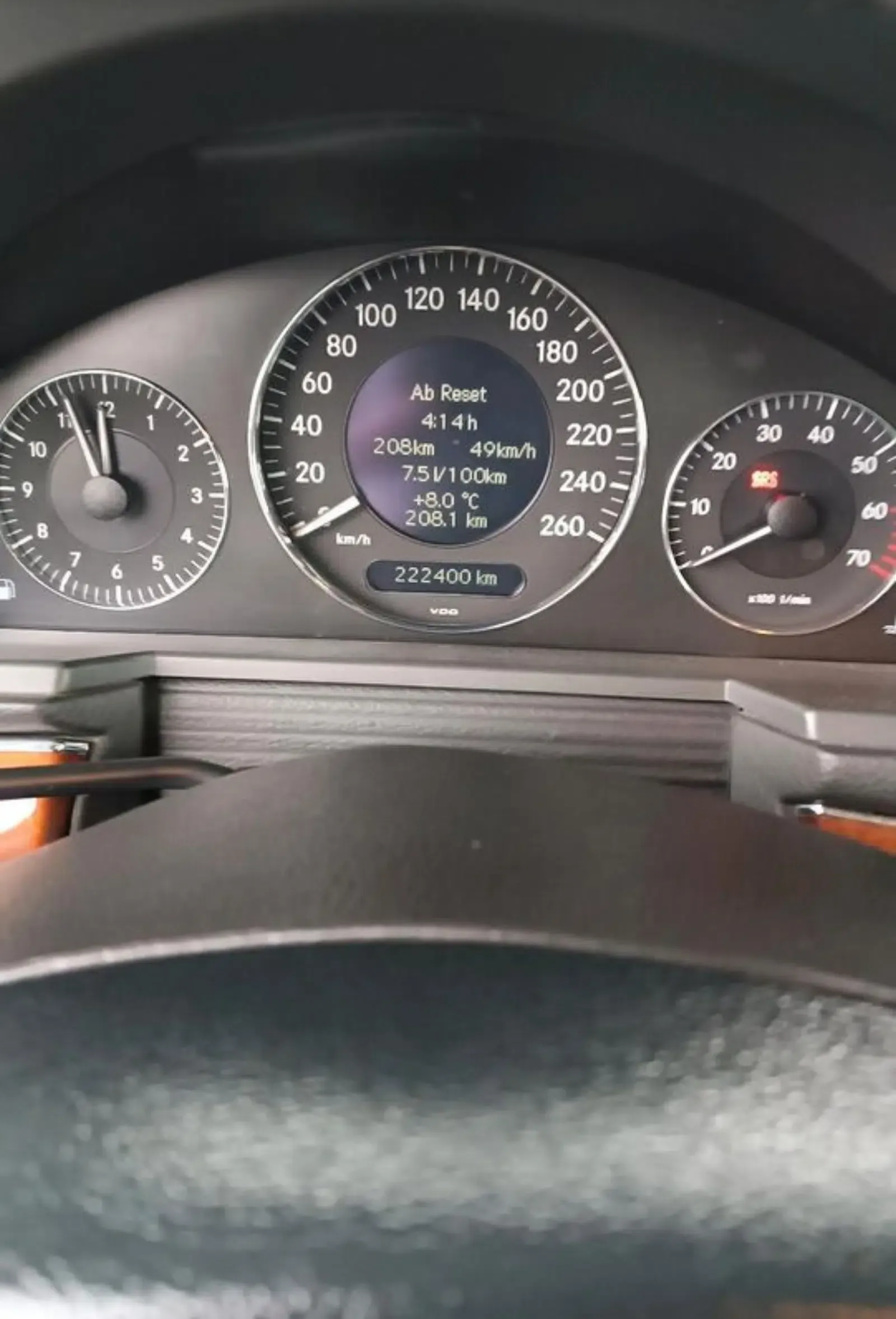 Mercedes Benz E200 Kompressor-Baujahr 2004-Tacho-Display