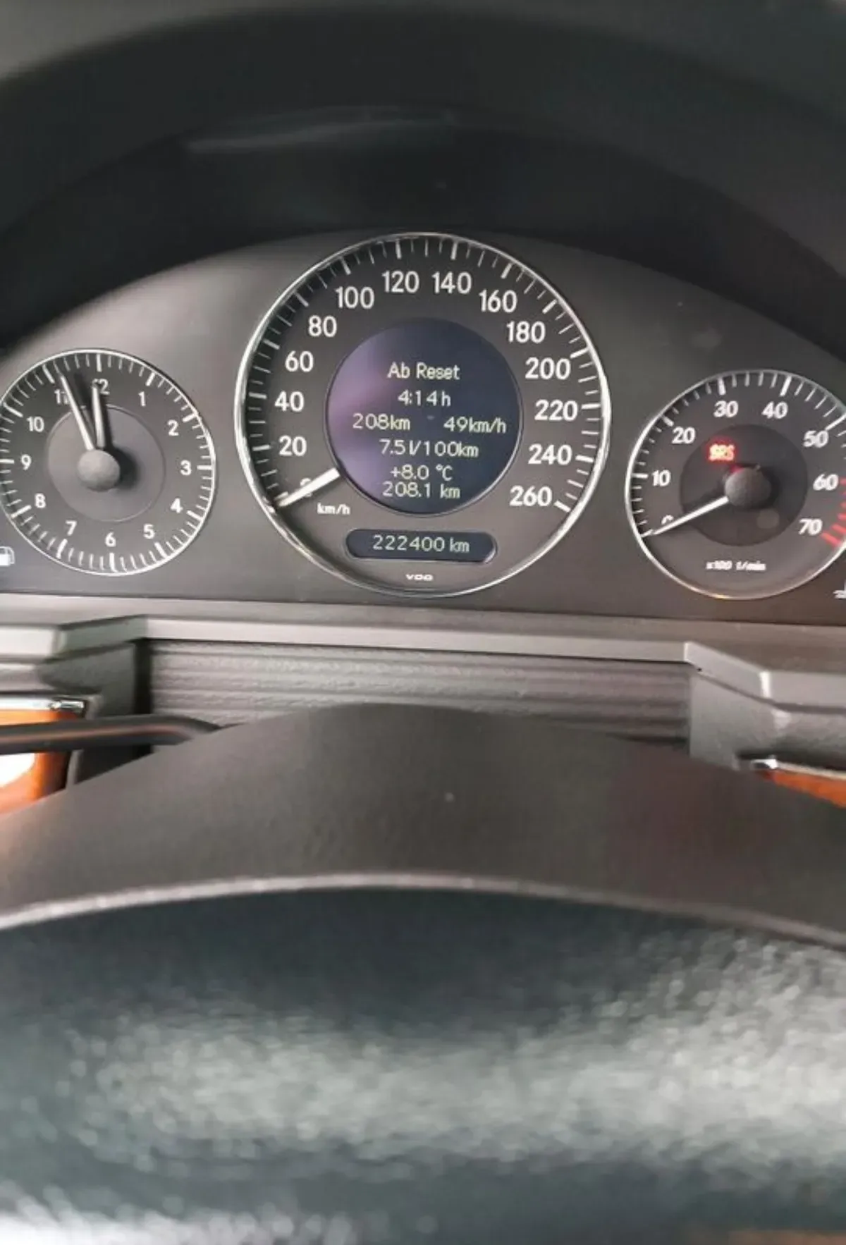 Mercedes Benz E200 Baujahr 2004 Instrumente Display