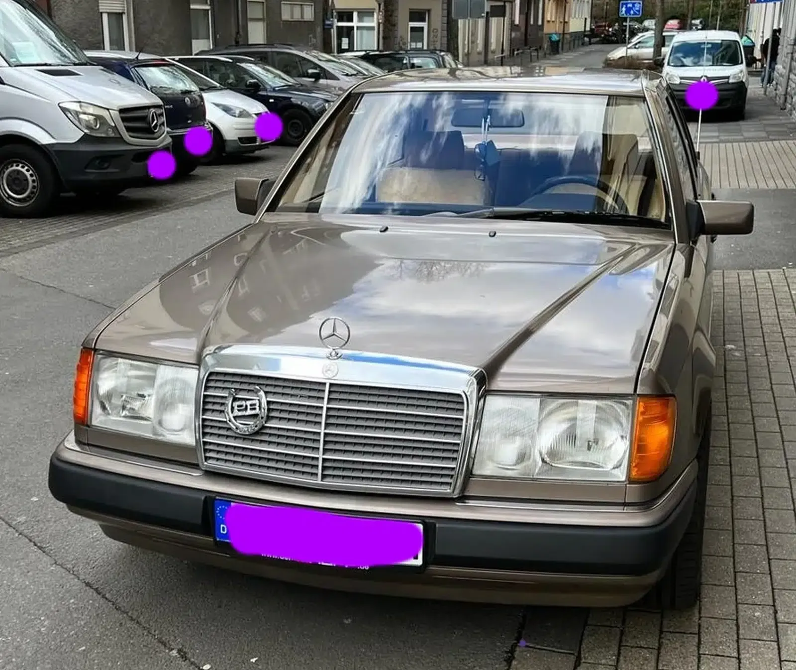 Mercedes Benz E230 W124 Baujahr 1991 Farbe Gold Frontansicht