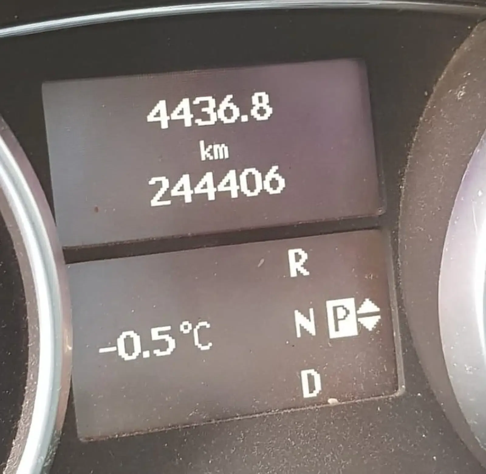 Mercedes Benz ML 280-Baujahr 2007-Display-Tacho