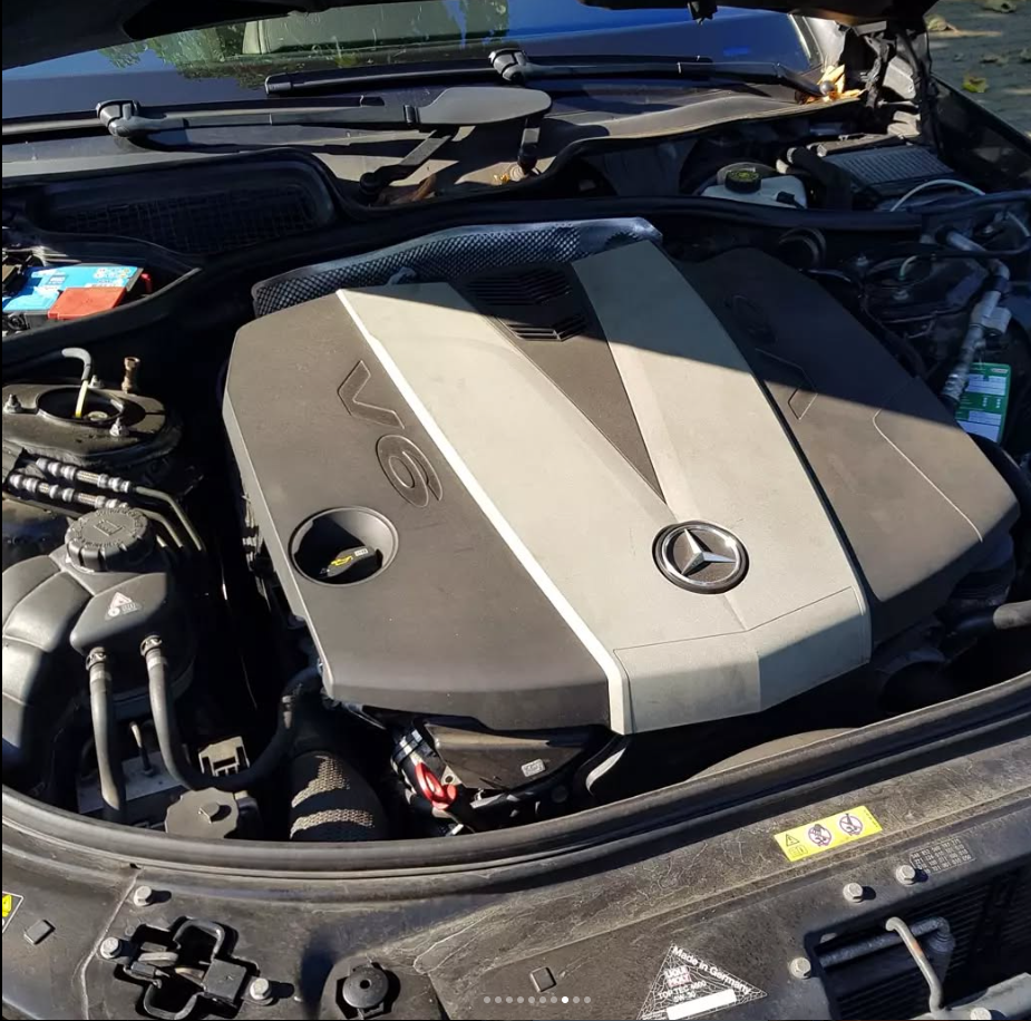 Mercedes Benz S350 CDI-Baujahr 2010-Motorraum