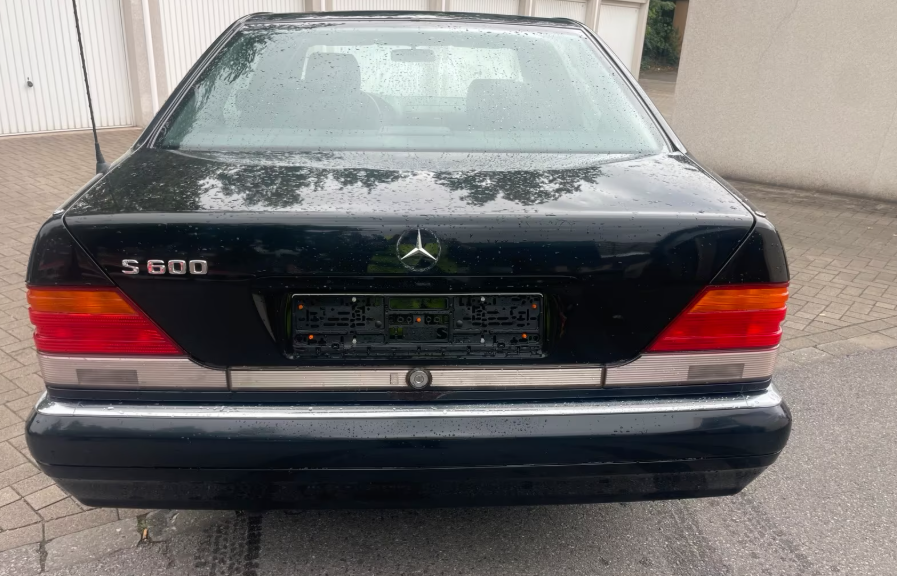 Mercedes Benz-S600-Baujahr 1994-Schwarz-Heck