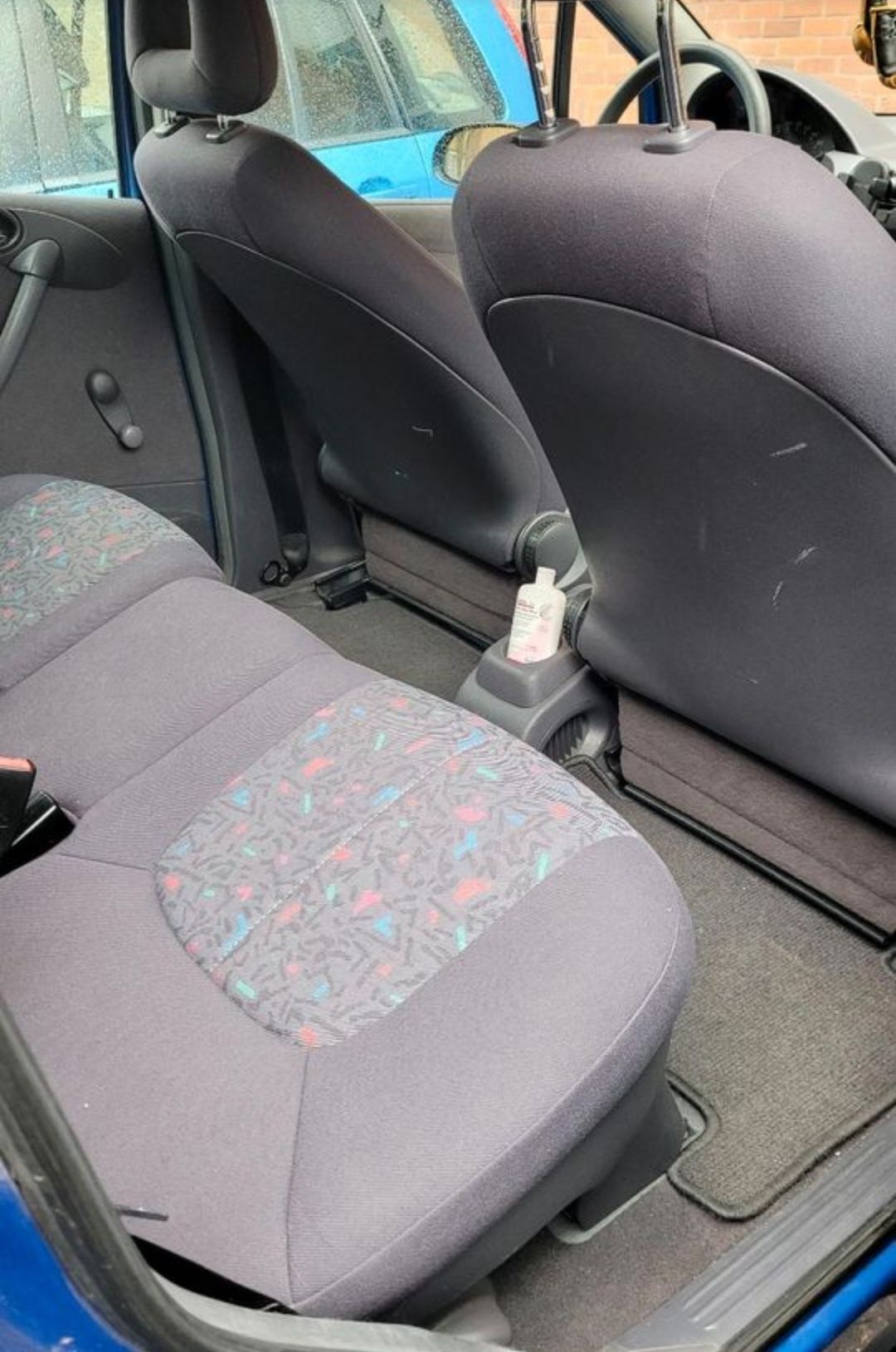 Mercedes Benz A140 Baujahr 2000 Farbe Blau Sitze Stoff Hinten